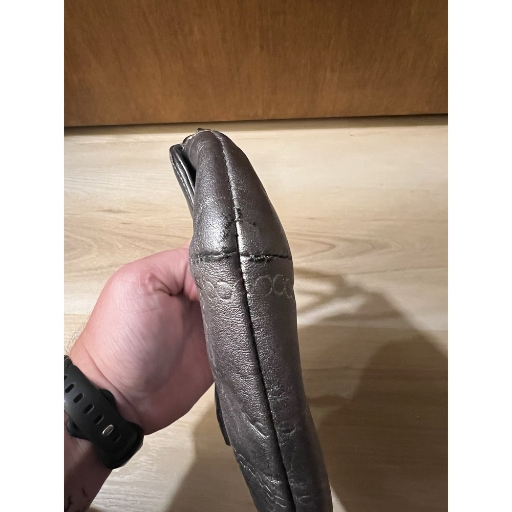 Coach Y2K Silver Leather Chain Emblem Embossed Wristlet Hangtag Purple Interior‎ - Picture 9 of 11